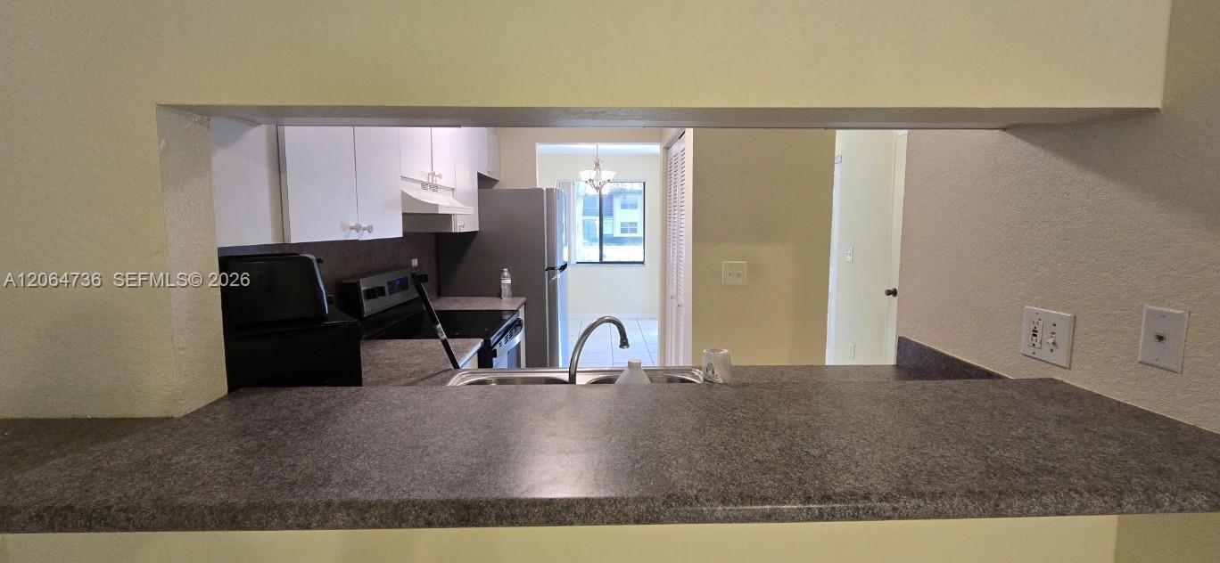Listing photo 8 for 9092 NW 40th St Unit#4, Coral Springs, FL, 33065