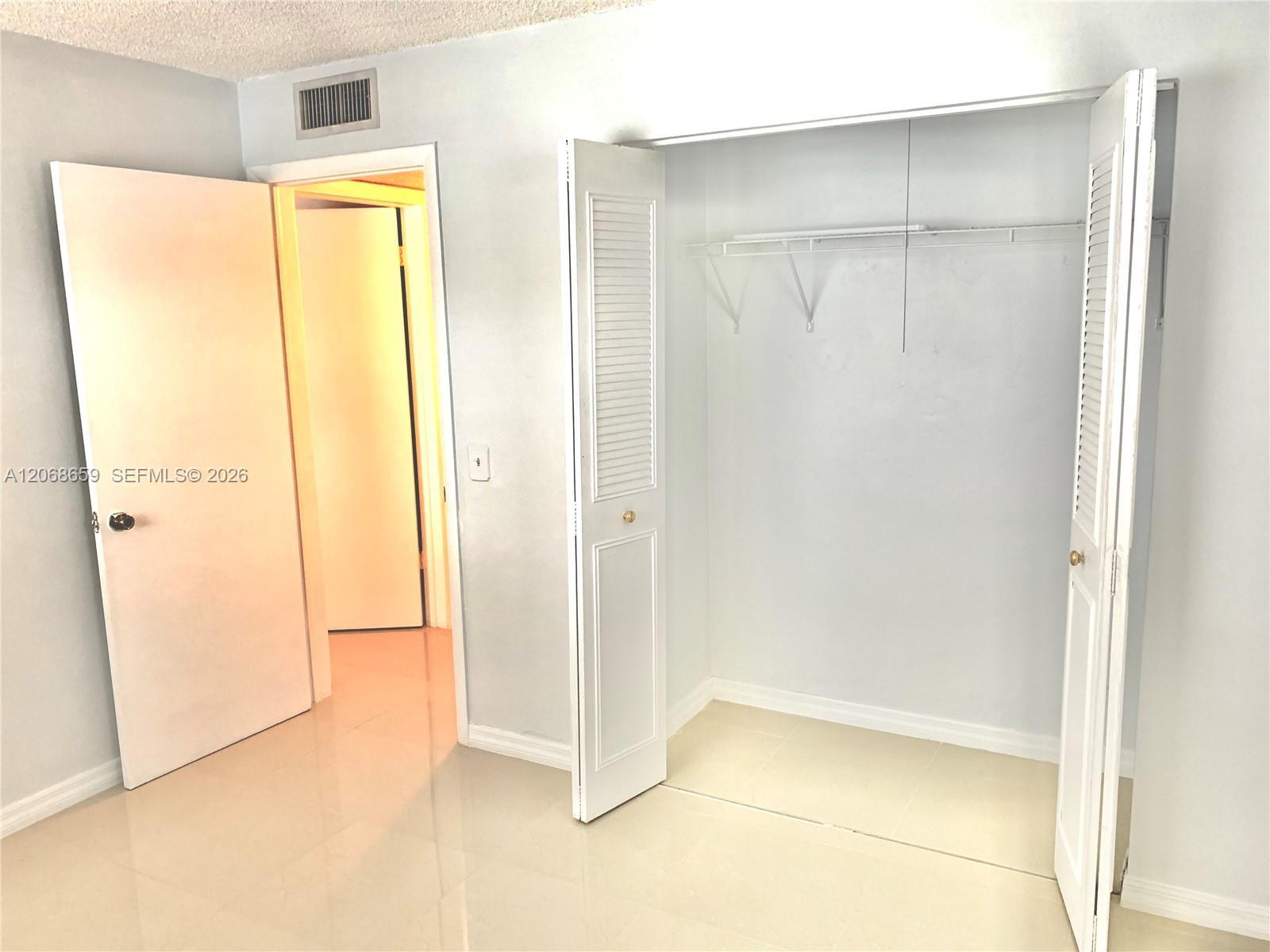 Listing photo 13 for 2491 SW 82nd Ave Unit#106, Davie, FL, 33324