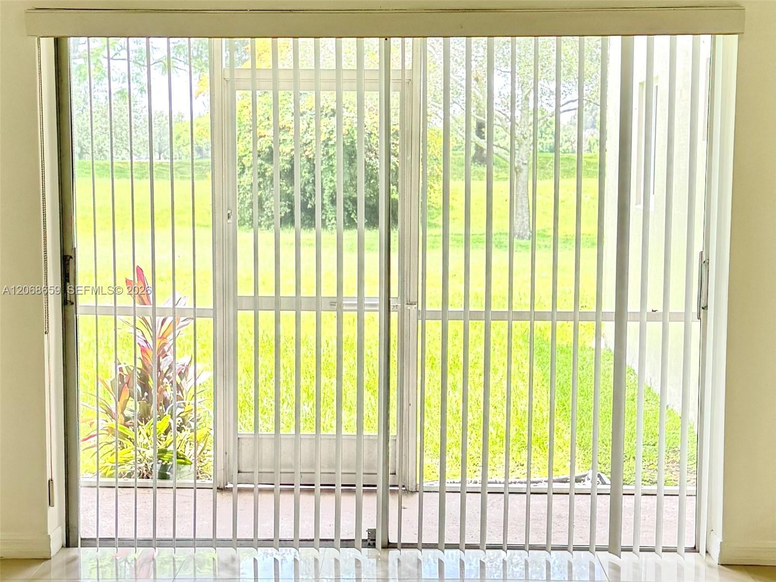 Listing photo 4 for 2491 SW 82nd Ave Unit#106, Davie, FL, 33324