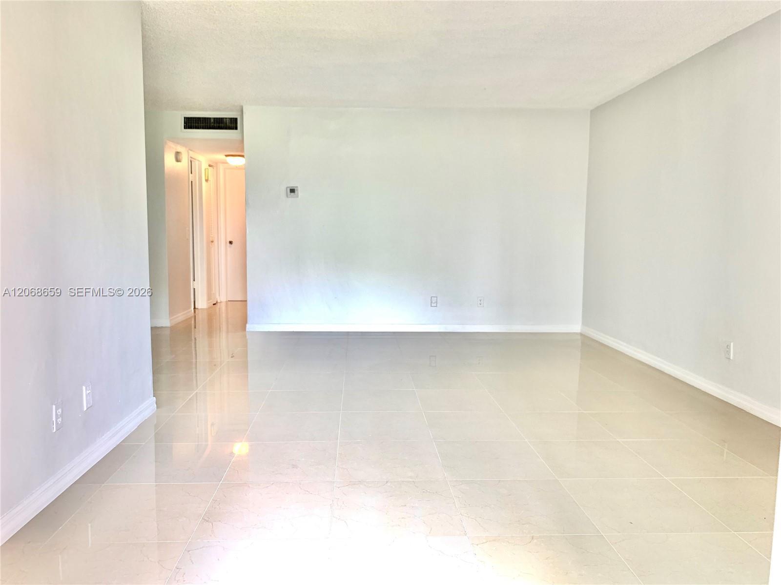 Listing photo 5 for 2491 SW 82nd Ave Unit#106, Davie, FL, 33324