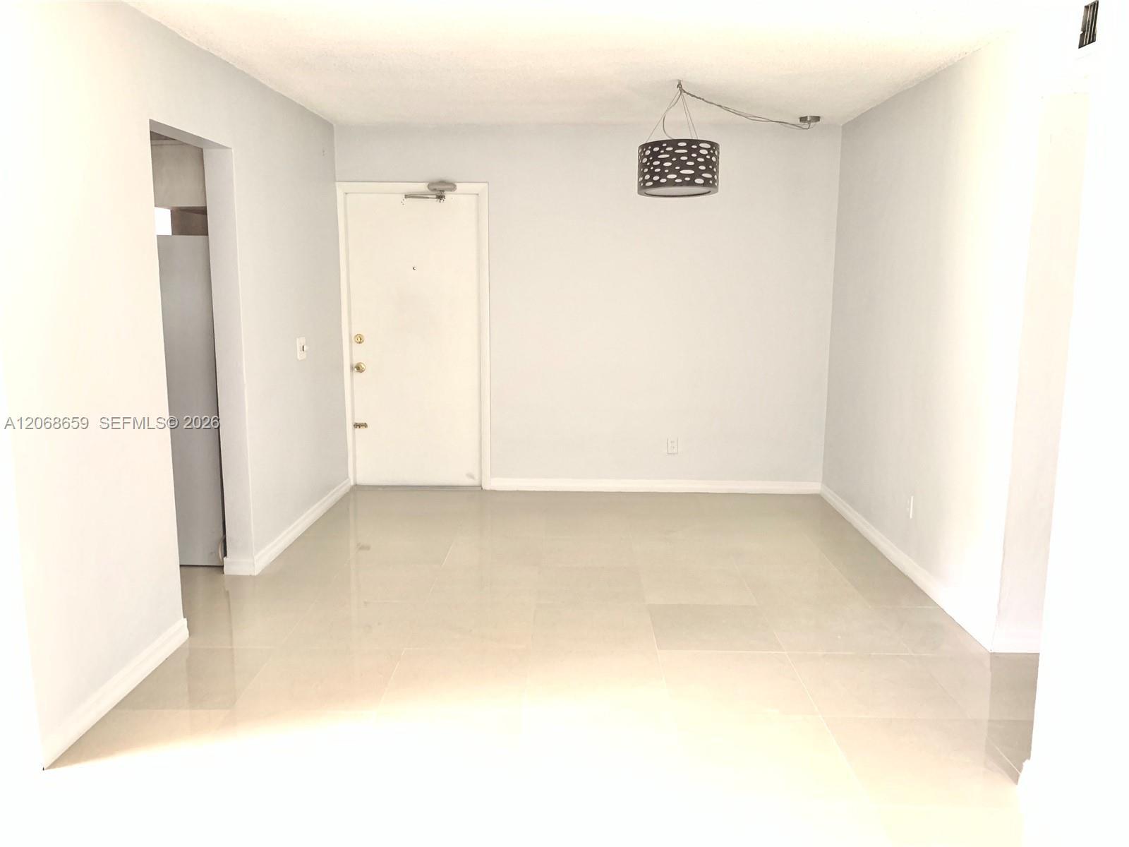 Listing photo 6 for 2491 SW 82nd Ave Unit#106, Davie, FL, 33324