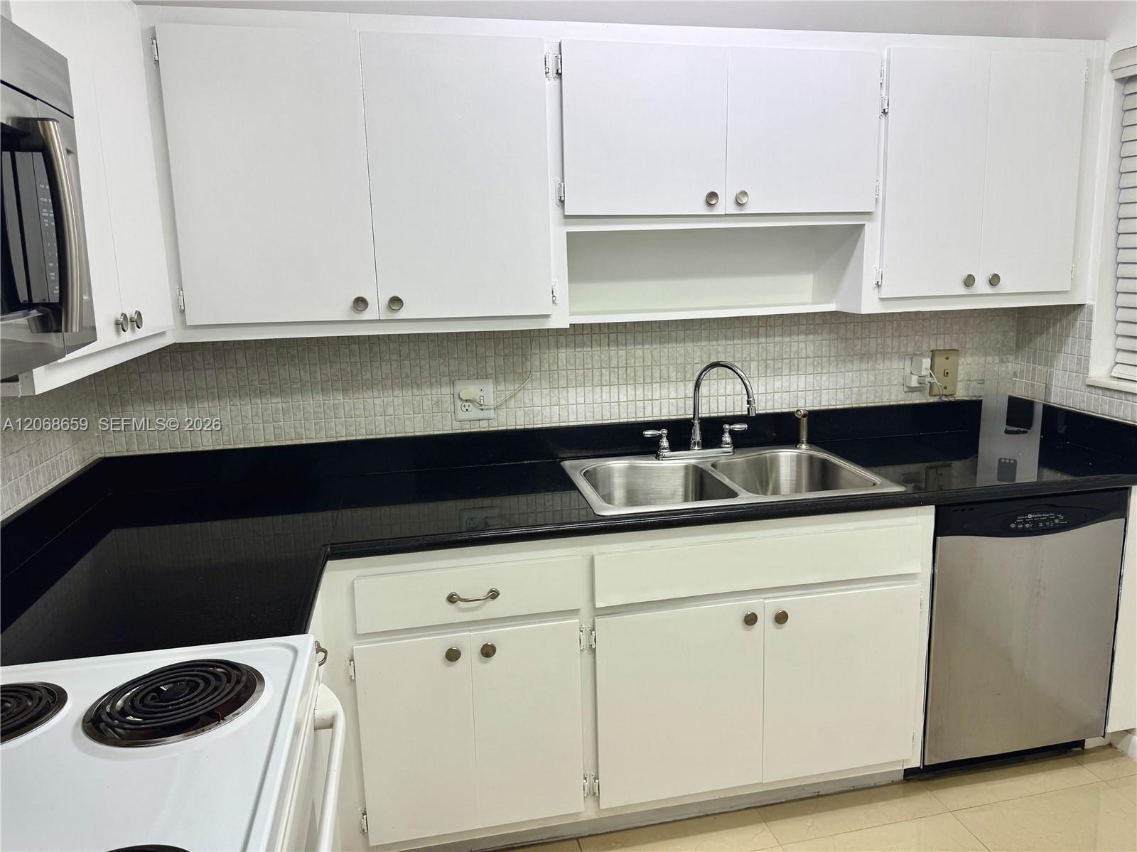 Listing photo 8 for 2491 SW 82nd Ave Unit#106, Davie, FL, 33324