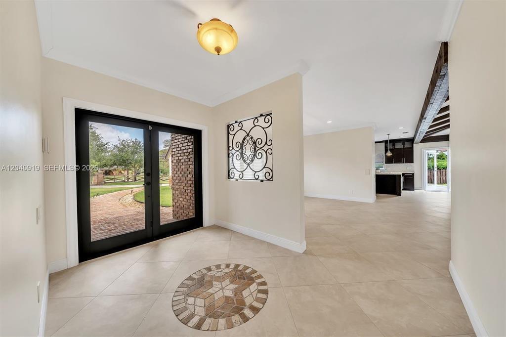 Listing photo 4 for 4920 SW 170TH Avenue Unit#4920, Southwest Ranches, FL, 33331