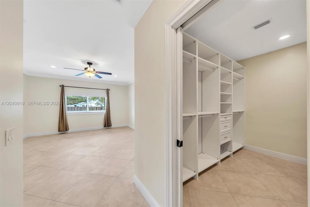 Listing photo 10 for 4920 SW 170TH Avenue Unit#4920, Southwest Ranches, FL, 33331