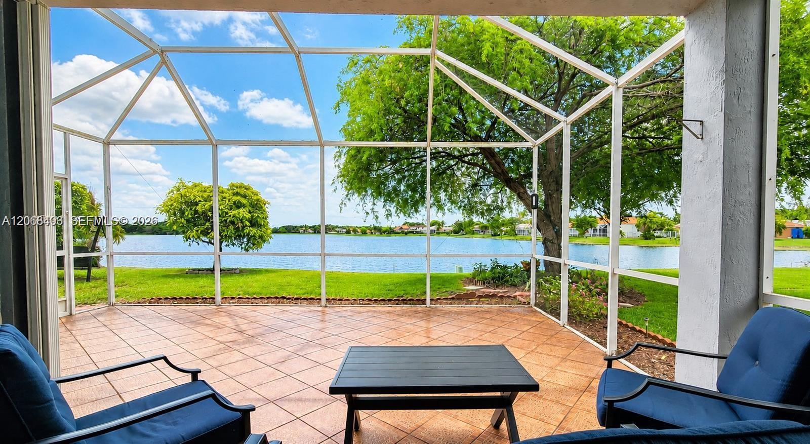 Listing photo 2 for 963 Falling Water Rd, Weston, FL, 33326