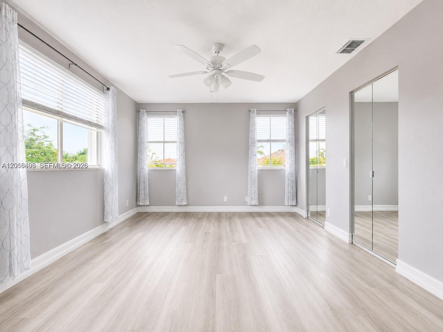 Listing photo 11 for 963 Falling Water Rd, Weston, FL, 33326