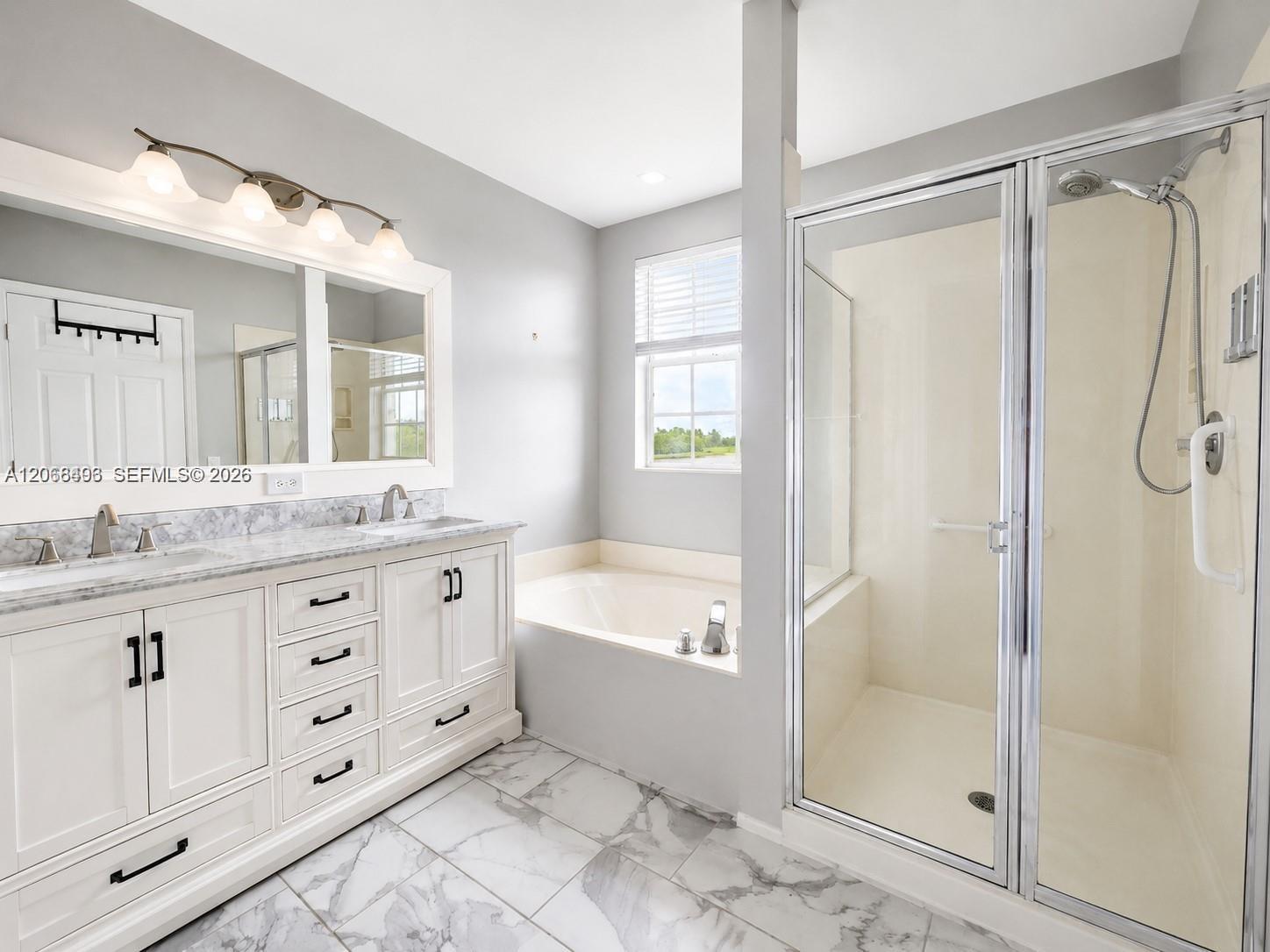Listing photo 14 for 963 Falling Water Rd, Weston, FL, 33326