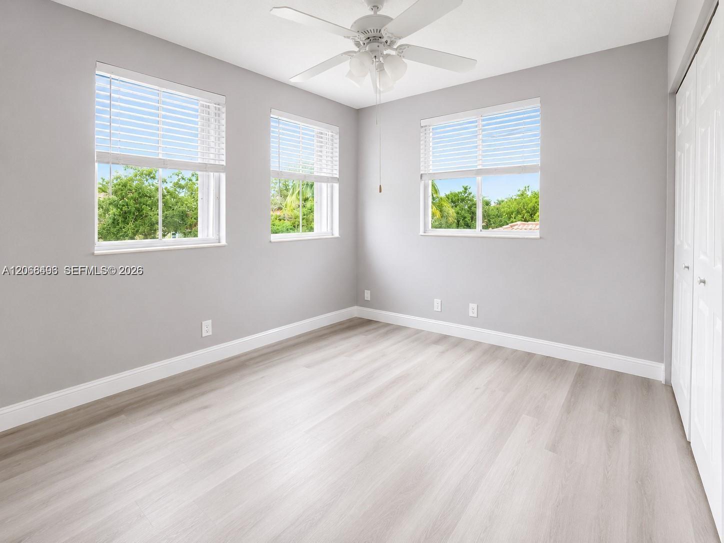 Listing photo 15 for 963 Falling Water Rd, Weston, FL, 33326