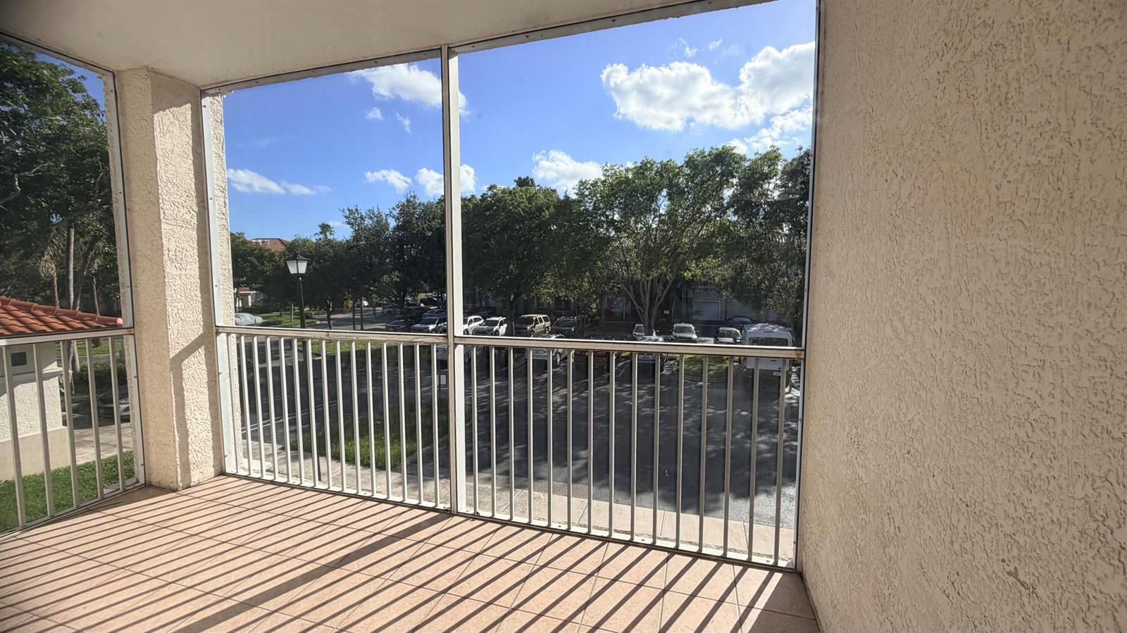 Listing photo 11 for 11661 W ATLANTIC Boulevard Unit#1026, Coral Springs, FL, 33071