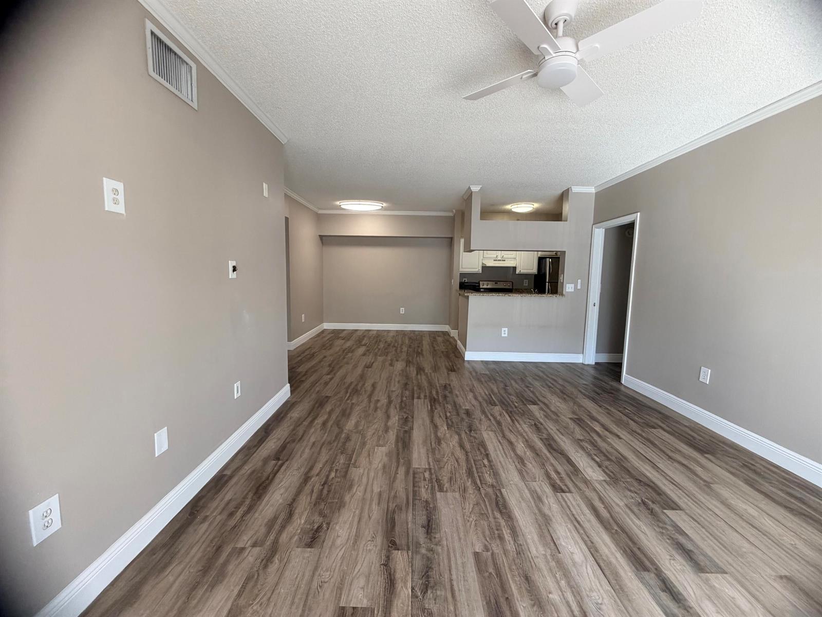 Listing photo 6 for 11661 W ATLANTIC Boulevard Unit#1026, Coral Springs, FL, 33071