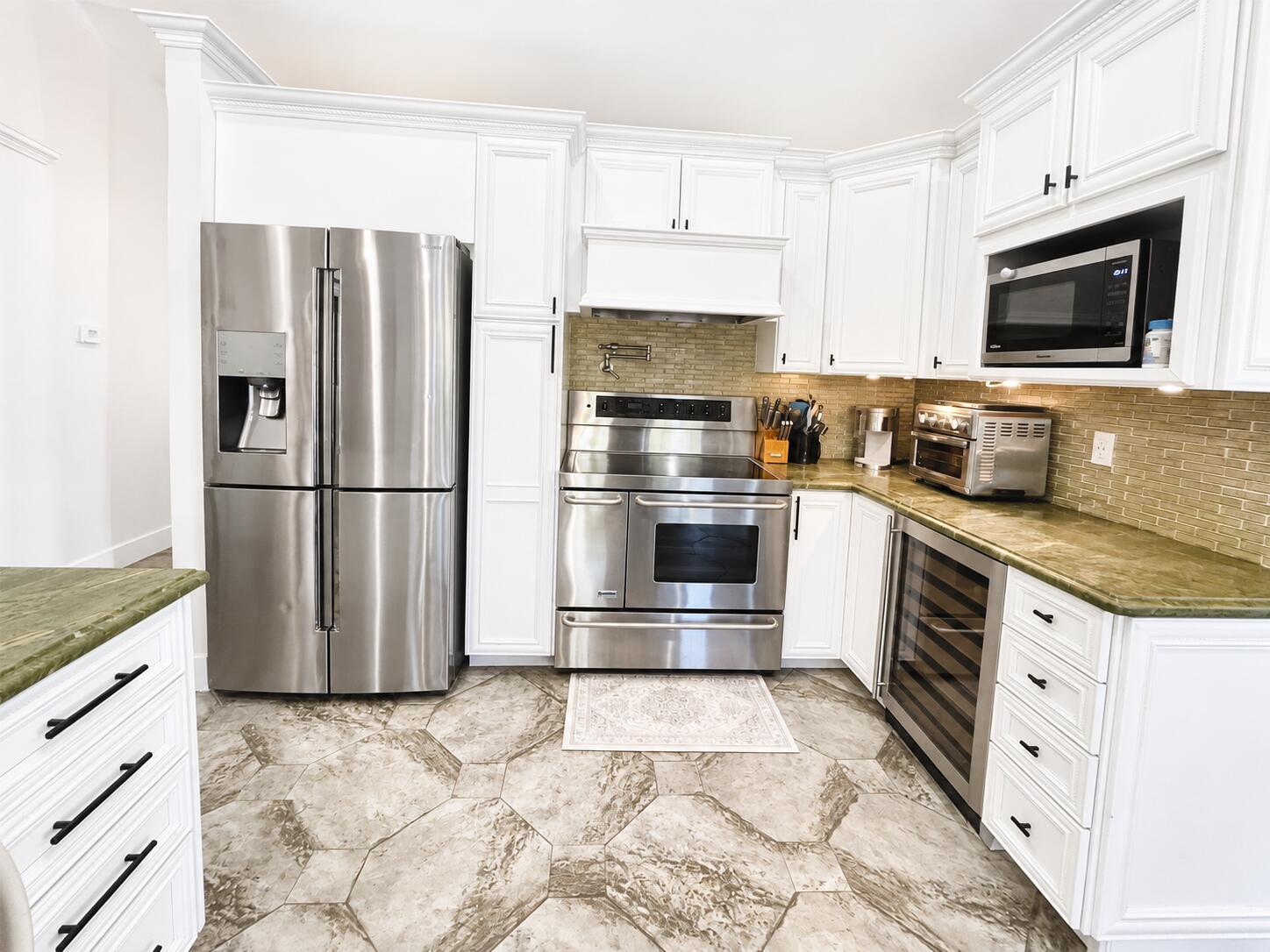 Listing photo 6 for 6373 NW 55th Manor, Coral Springs, FL, 33067
