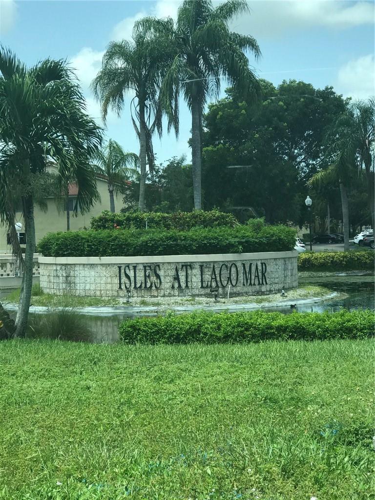 Listing photo 1 for 12400 Vista Isles Drive Unit#1421, Sunrise, FL, 33325