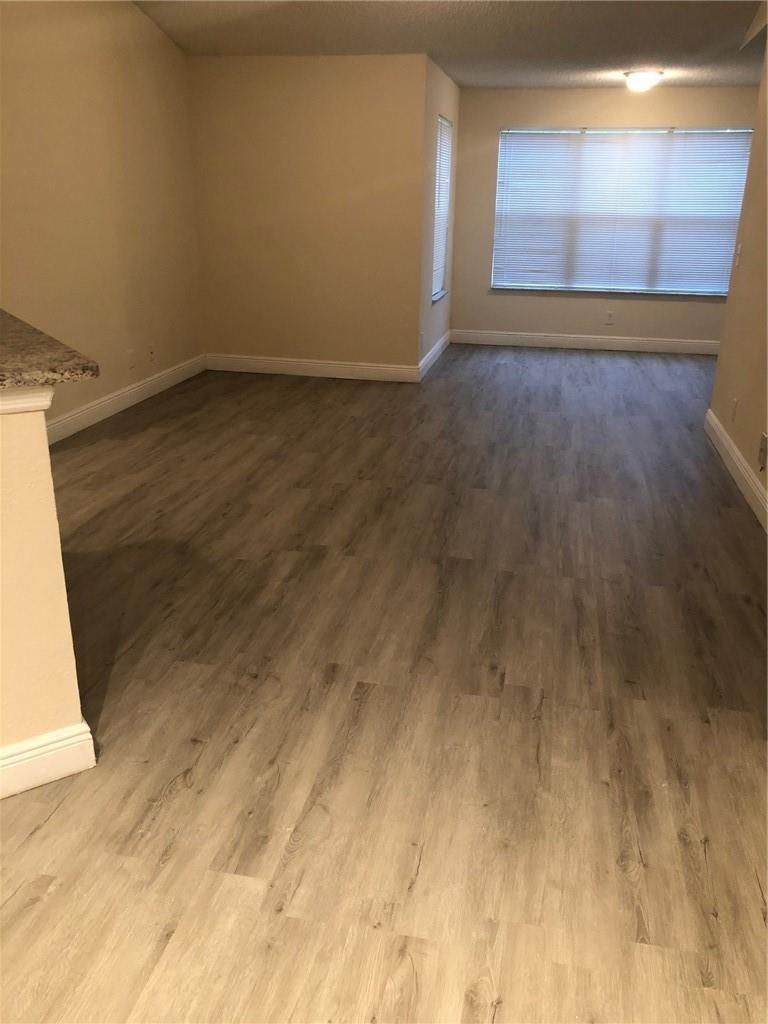 Listing photo 6 for 12400 Vista Isles Drive Unit#1421, Sunrise, FL, 33325