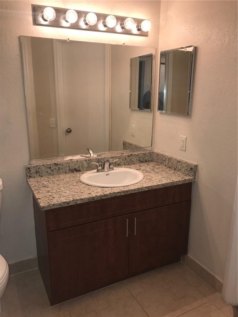Listing photo 9 for 12400 Vista Isles Drive Unit#1421, Sunrise, FL, 33325