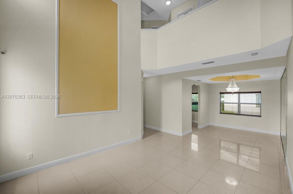 Listing photo 4 for 1282 NW 171st Ter, Pembroke Pines, FL, 33028