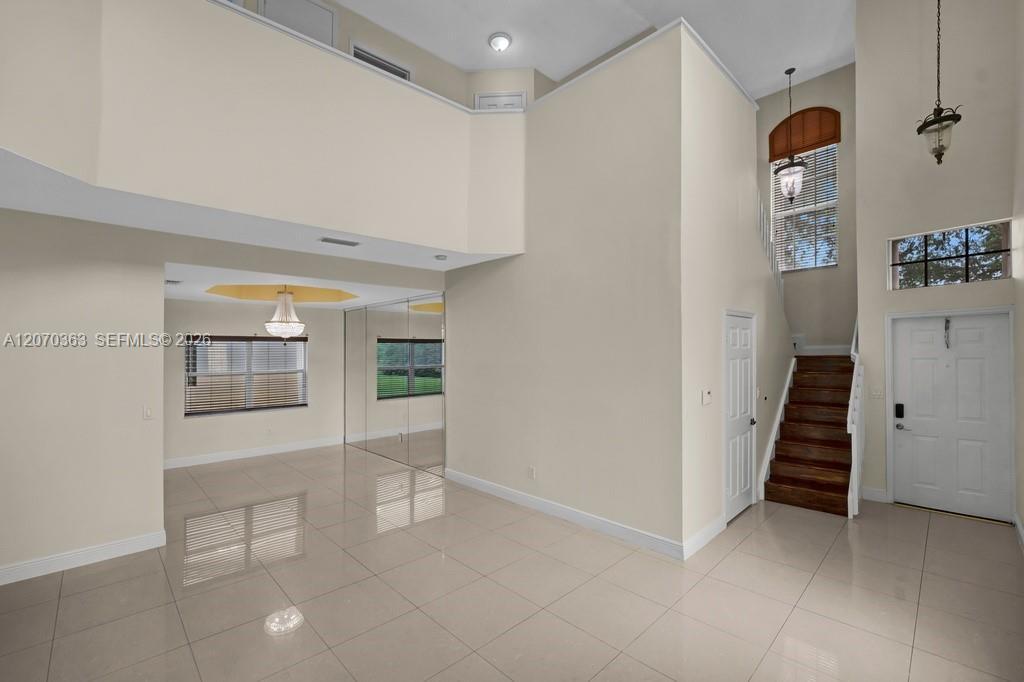 Listing photo 5 for 1282 NW 171st Ter, Pembroke Pines, FL, 33028