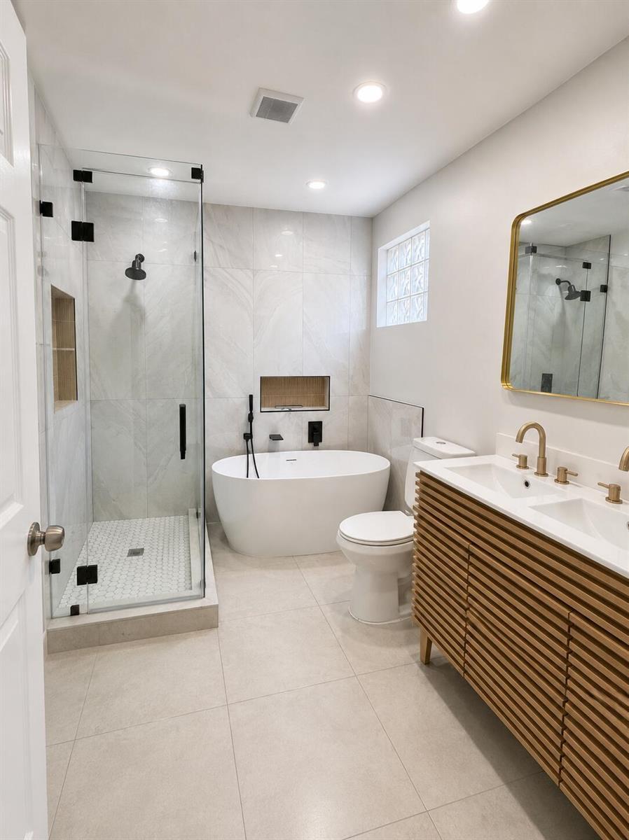 Listing photo 12 for 332 NW 107TH Avenue, Pembroke Pines, FL, 33026