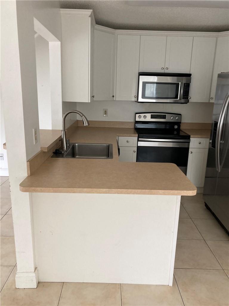 Listing photo 2 for 8985 NW 38TH Drive, Coral Springs, FL, 33065