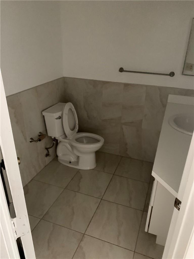 Listing photo 5 for 8985 NW 38TH Drive, Coral Springs, FL, 33065