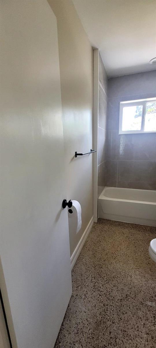 Listing photo 13 for 4330 SW 10TH Street, Plantation, FL, 33317