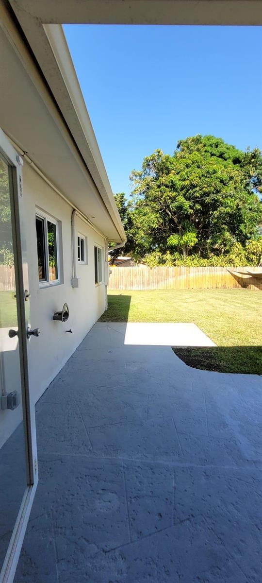 Listing photo 3 for 4330 SW 10TH Street, Plantation, FL, 33317