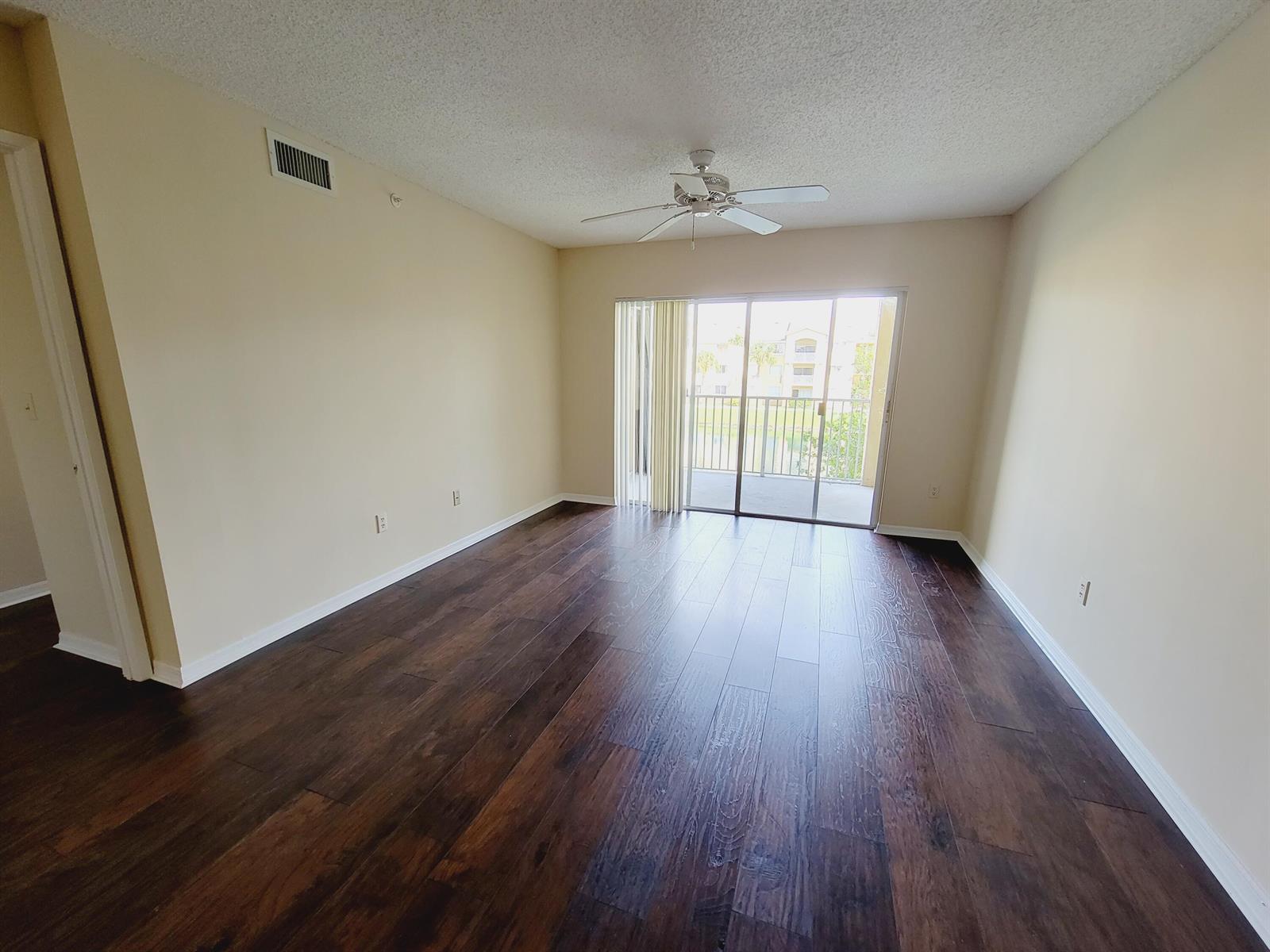Listing photo 2 for 2640 S University Drive Unit#222, Davie, FL, 33328