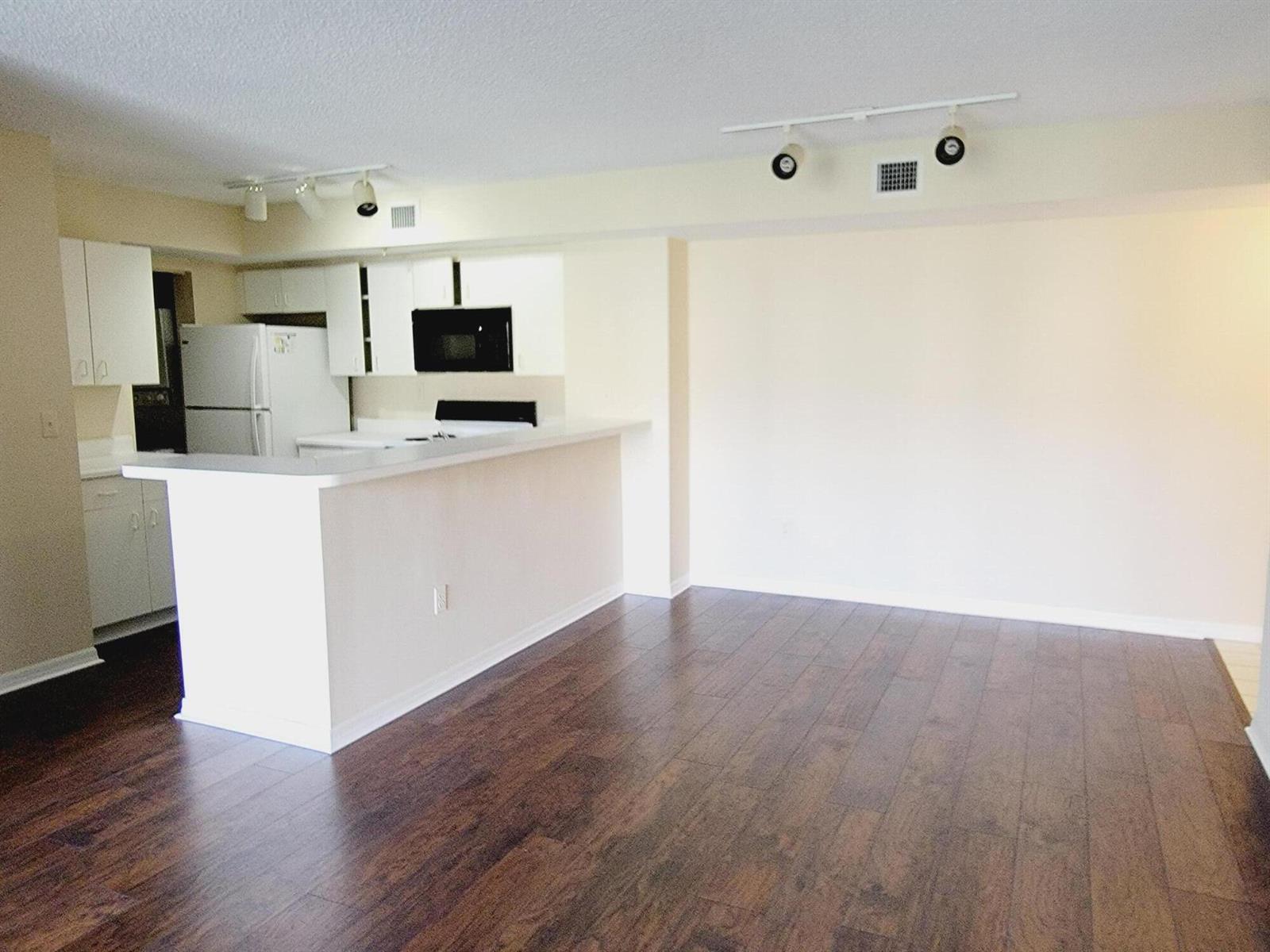 Listing photo 5 for 2640 S University Drive Unit#222, Davie, FL, 33328