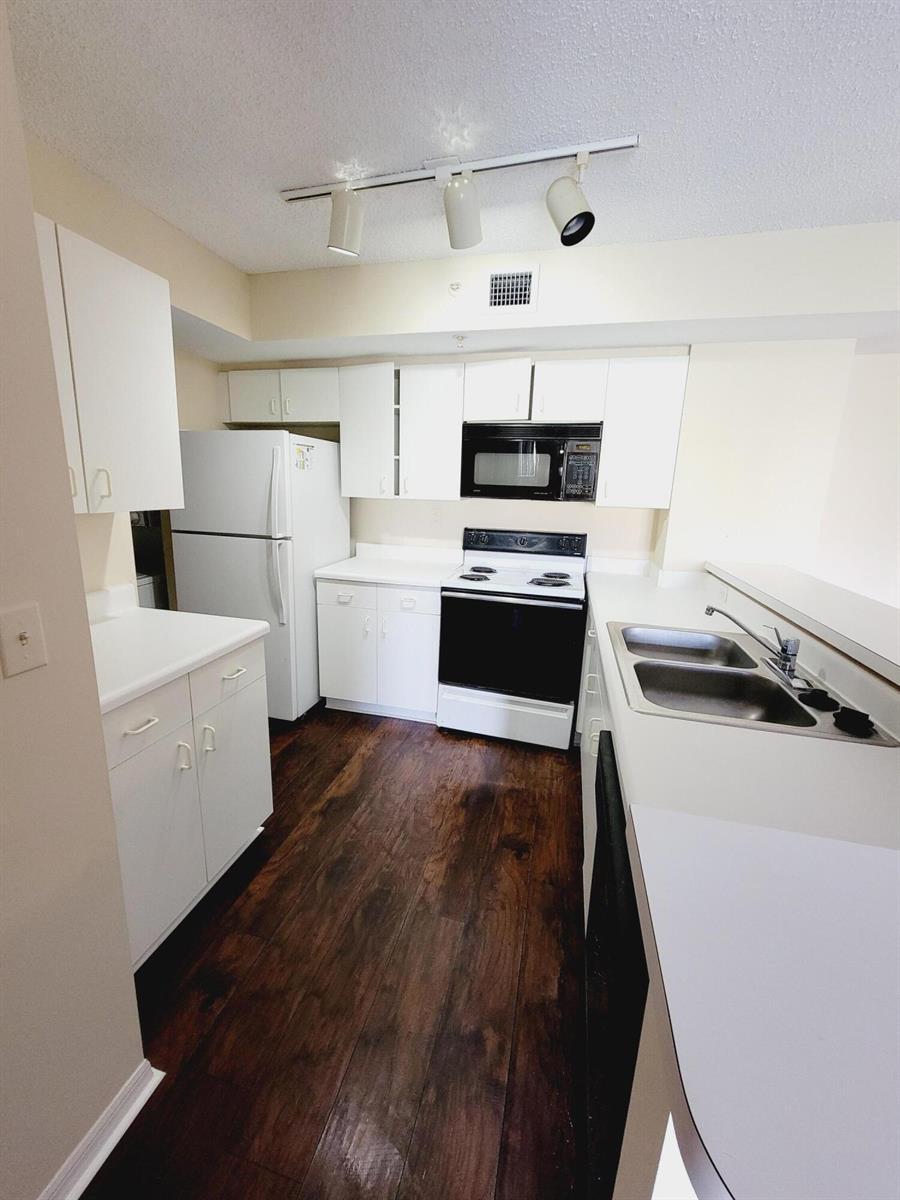 Listing photo 6 for 2640 S University Drive Unit#222, Davie, FL, 33328