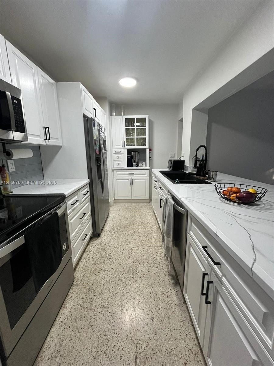 Listing photo 14 for 5450 SW 55th Ave Unit#2, Davie, FL, 33314