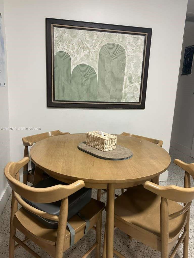 Listing photo 3 for 5450 SW 55th Ave Unit#2, Davie, FL, 33314