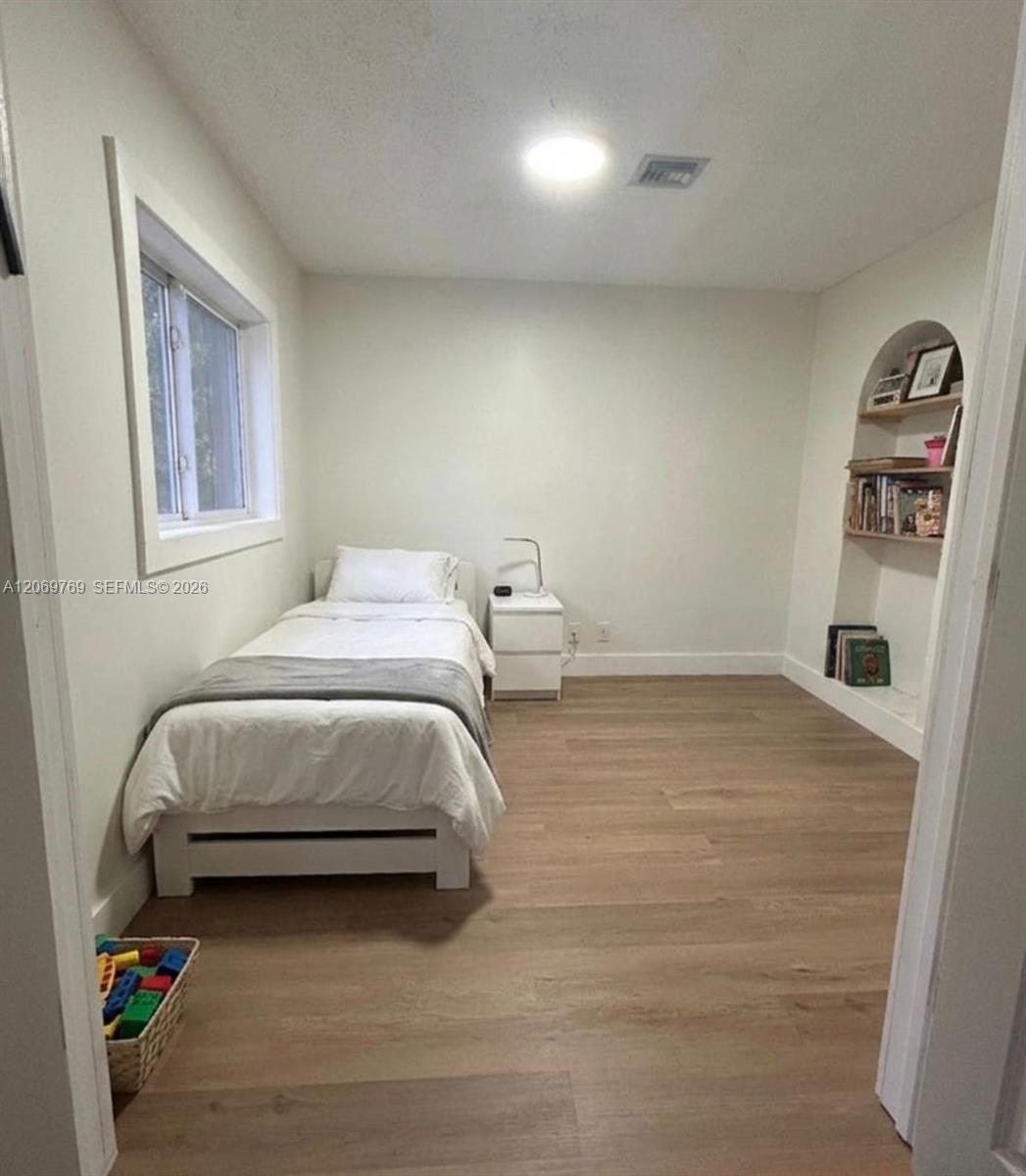 Listing photo 5 for 5450 SW 55th Ave Unit#2, Davie, FL, 33314