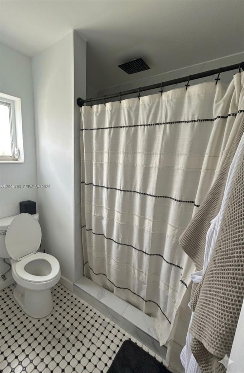 Listing photo 6 for 5450 SW 55th Ave Unit#2, Davie, FL, 33314