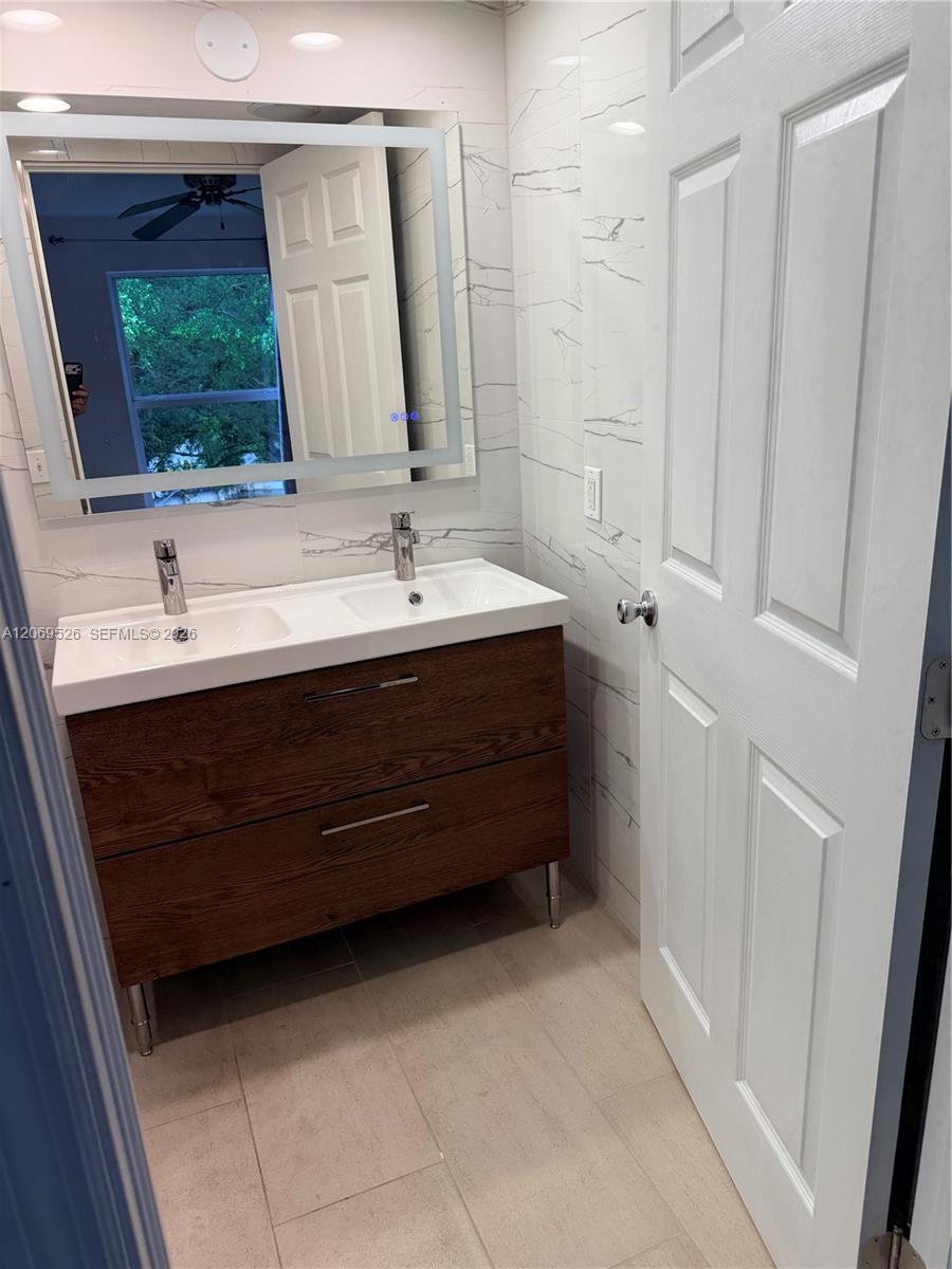 Listing photo 11 for 8340 Sands Point Blvd Unit#P309, Tamarac, FL, 33321