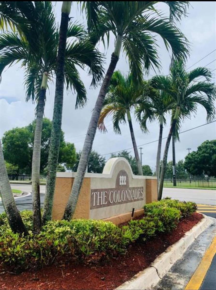 Listing photo 2 for 832 NW 92ND Avenue, Plantation, FL, 33324