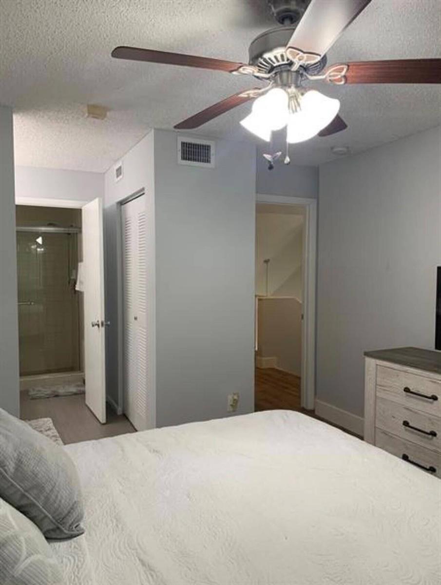 Listing photo 14 for 832 NW 92ND Avenue, Plantation, FL, 33324