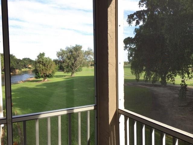 Listing photo 14 for 250 JACARANDA Drive Unit#203, Plantation, FL, 33324