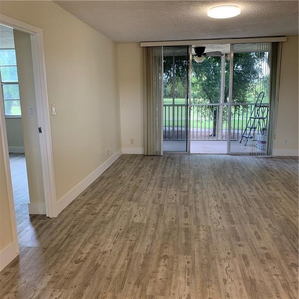 Listing photo 6 for 250 JACARANDA Drive Unit#203, Plantation, FL, 33324
