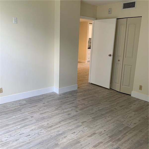 Listing photo 7 for 250 JACARANDA Drive Unit#203, Plantation, FL, 33324