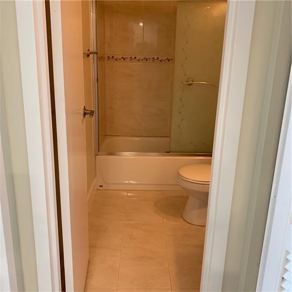Listing photo 9 for 250 JACARANDA Drive Unit#203, Plantation, FL, 33324