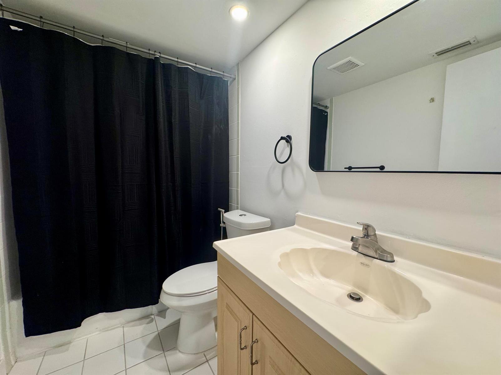 Listing photo 13 for 3662 SW 59TH Avenue Unit#2, Davie, FL, 33314