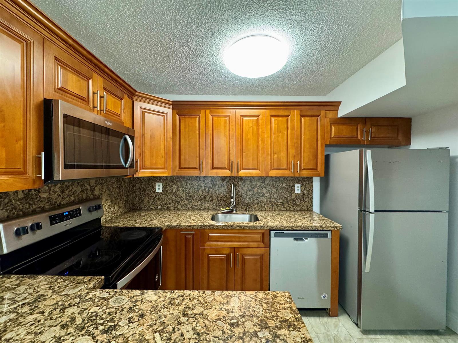Listing photo 6 for 3662 SW 59TH Avenue Unit#2, Davie, FL, 33314