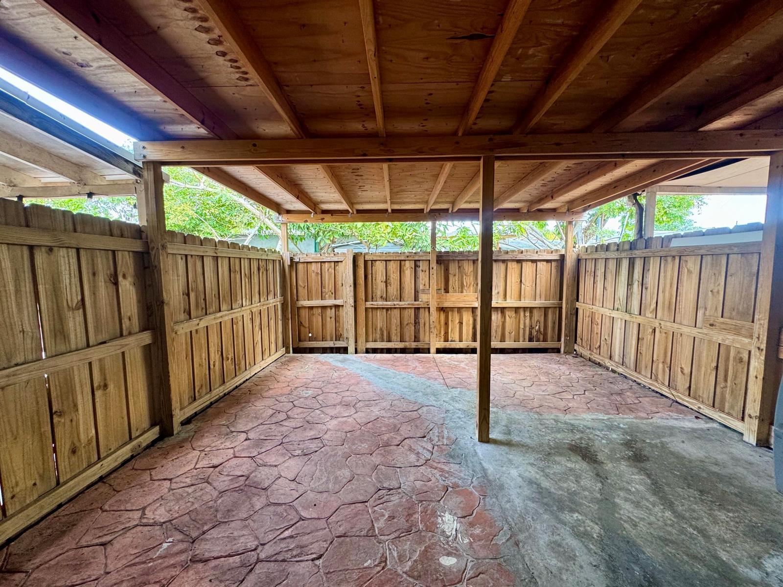 Listing photo 7 for 3662 SW 59TH Avenue Unit#2, Davie, FL, 33314