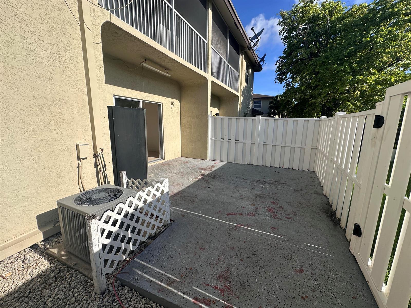 Listing photo 12 for 3590 NW 91ST Lane Unit#3590, Sunrise, FL, 33351