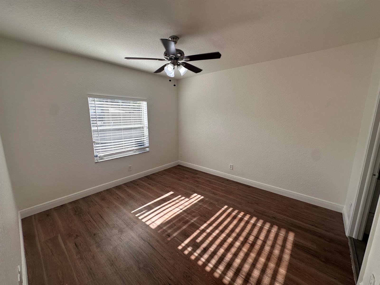 Listing photo 6 for 3590 NW 91ST Lane Unit#3590, Sunrise, FL, 33351