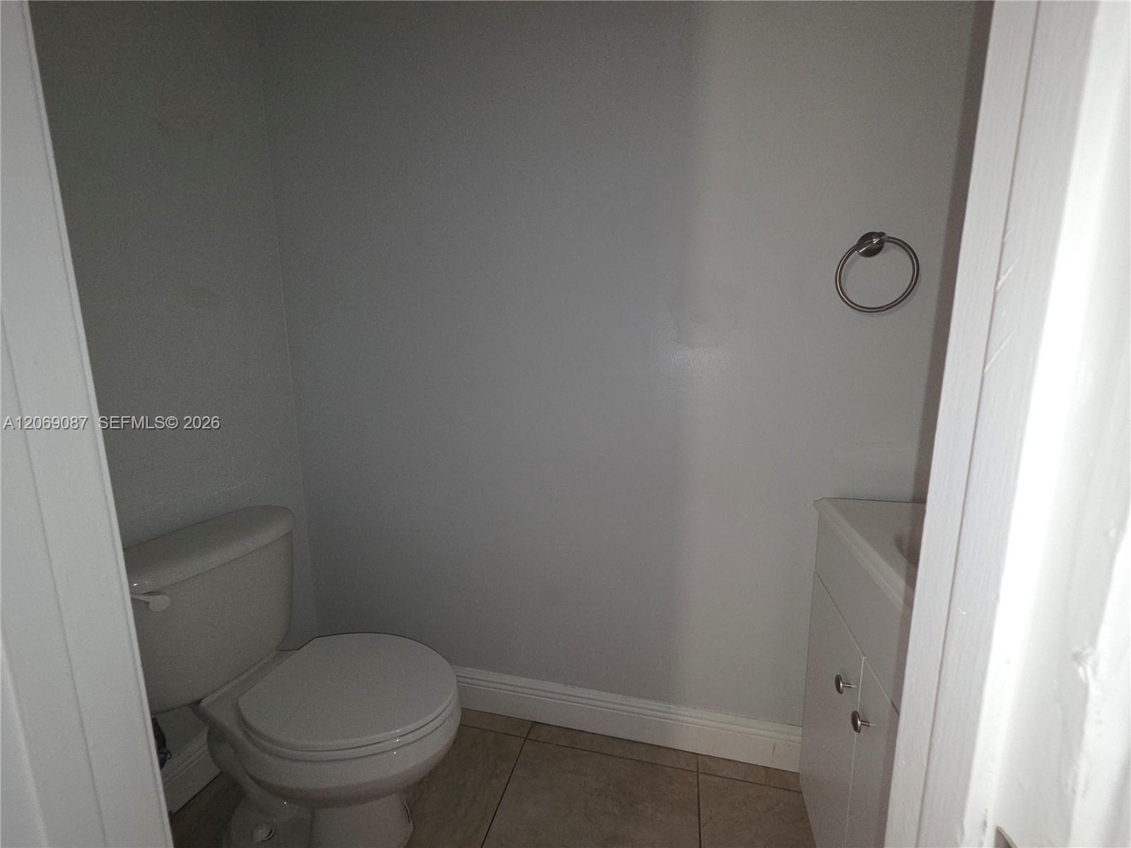 Listing photo 9 for 12025 S Las Palmas Dr Unit#12025, Pembroke Pines, FL, 33025