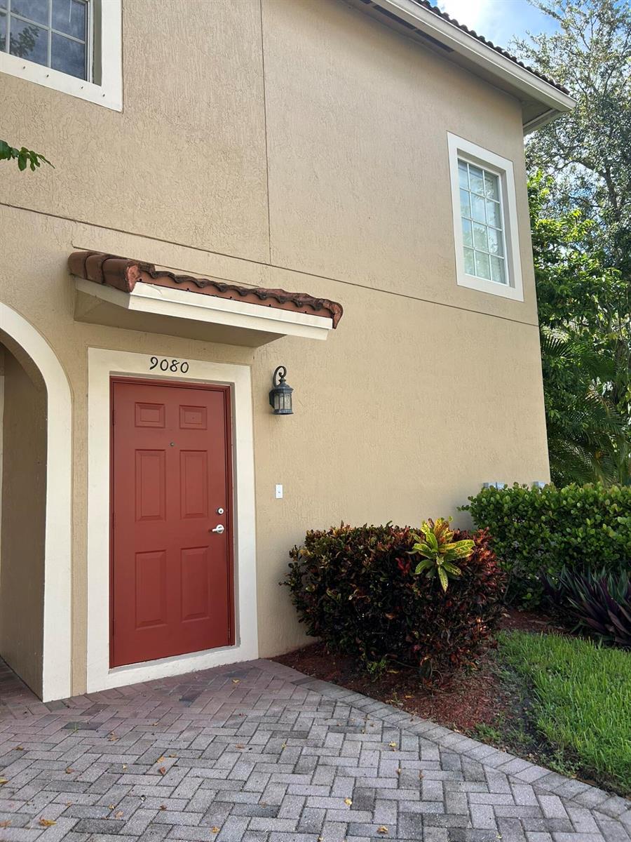 Listing photo 2 for 9080 Preston Place Unit#17204, Tamarac, FL, 33321