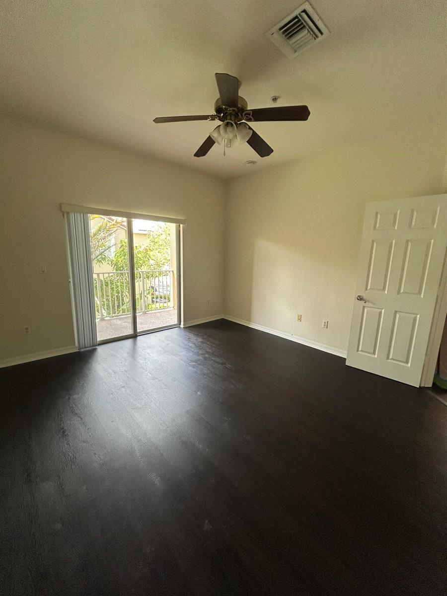 Listing photo 11 for 9080 Preston Place Unit#17204, Tamarac, FL, 33321