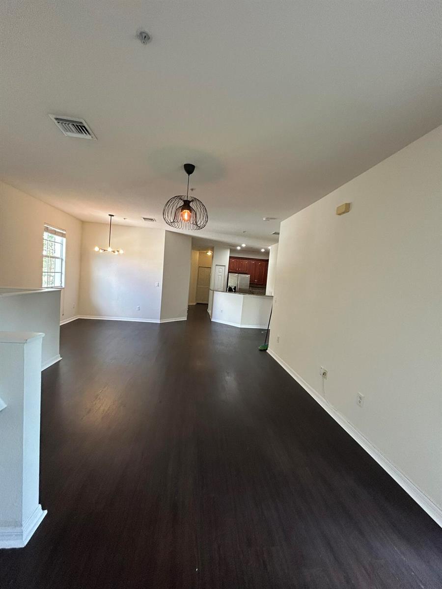 Listing photo 5 for 9080 Preston Place Unit#17204, Tamarac, FL, 33321