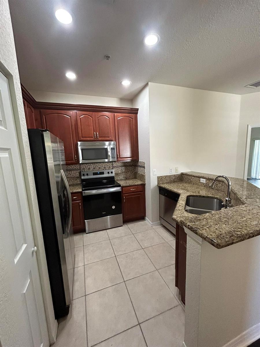 Listing photo 8 for 9080 Preston Place Unit#17204, Tamarac, FL, 33321