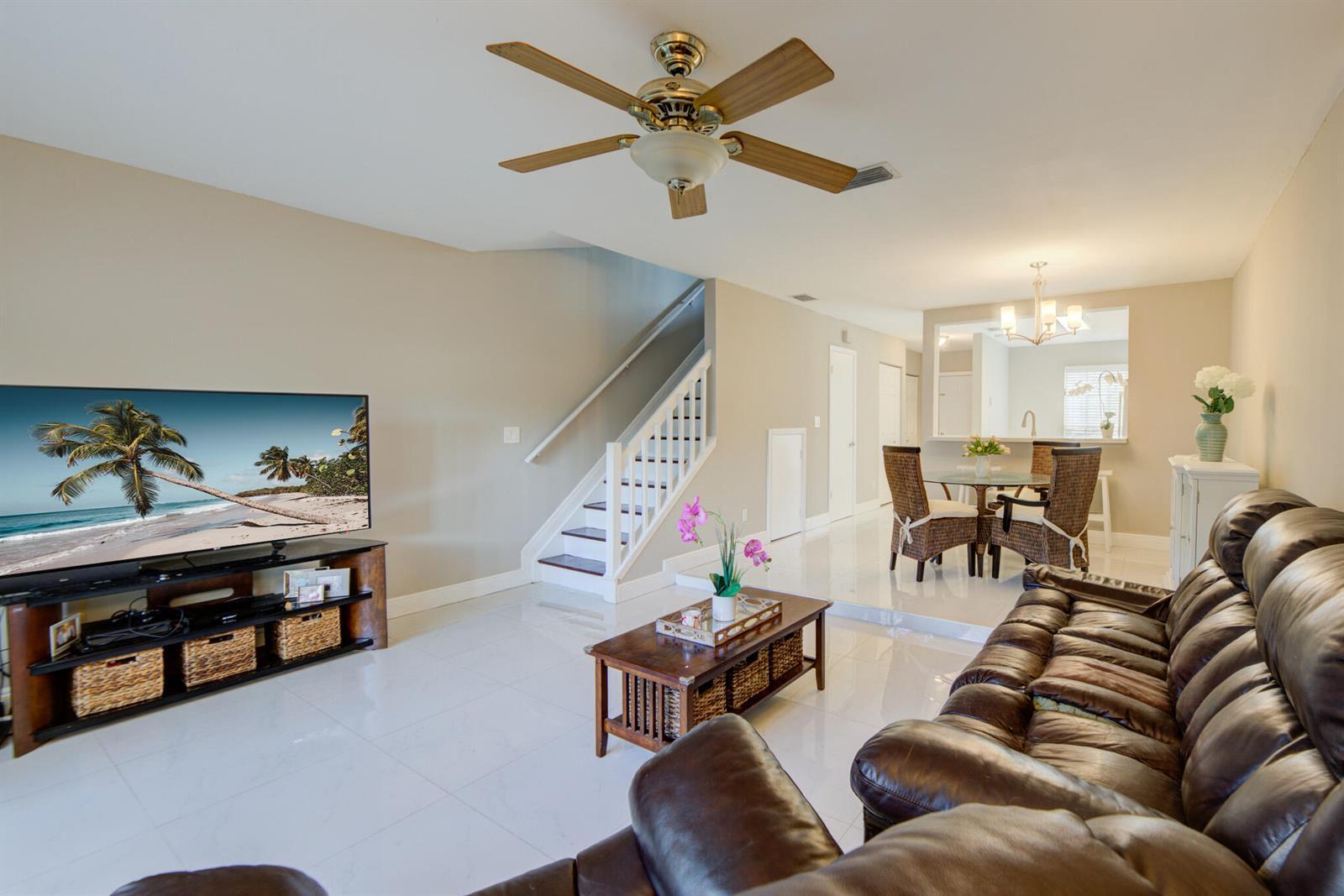 Listing photo 11 for 2900 DORCHESTER Lane Unit#2900, Cooper City, FL, 33026